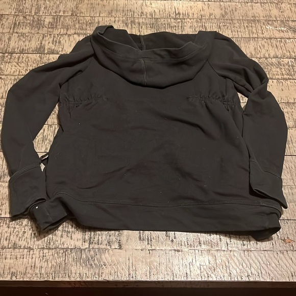 Black hooded maternity sweater with pockets - Picture 4 of 4